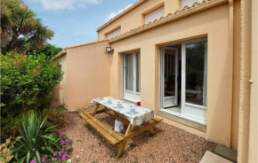 4 Bedroom Nice Home In Les Sables Dolonne